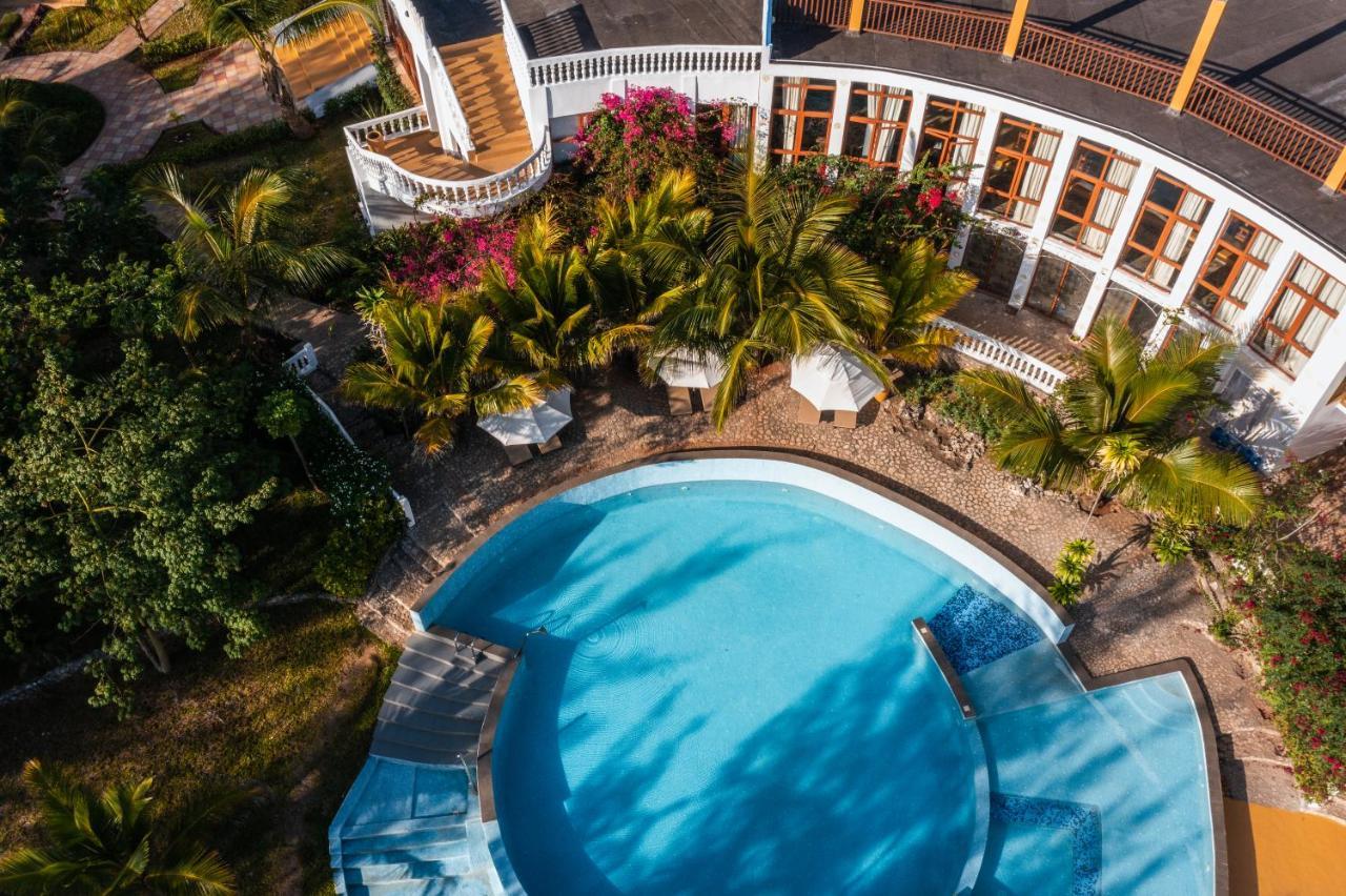 Moja Tuu The Luxury Villas & Nature Retreat Kiwengwa  Buitenkant foto